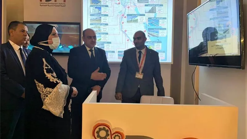 محمد الزلاط: جناح هيئة التنمية الصناعية مزود بشاشات تفاعلية تتيح للشباب التعرف على المبادرة الرئاسية