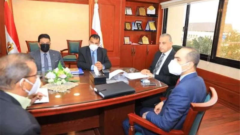 محافظ سوهاج يعقد اجتماعاً لمتابعة الموقف التنفيذي من الاسكان الاجتماعي بالكوثر
