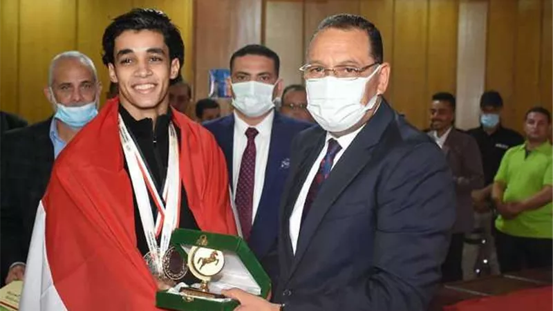 محافظ الشرقية يُشيد بمجهودات مديرية الشباب والرياضة
