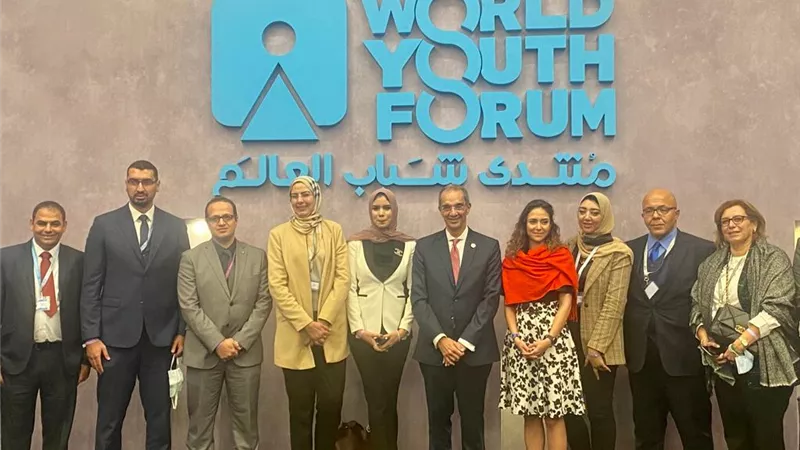 وزير الاتصالات يشارك فى مائدة مستديرة حول مستقبل التكنولوجيا بمنتدى شباب العالم
