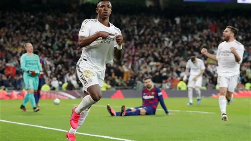 فينيسيوس يسجل الهدف الأول لريال مدريد أمام برشلونة