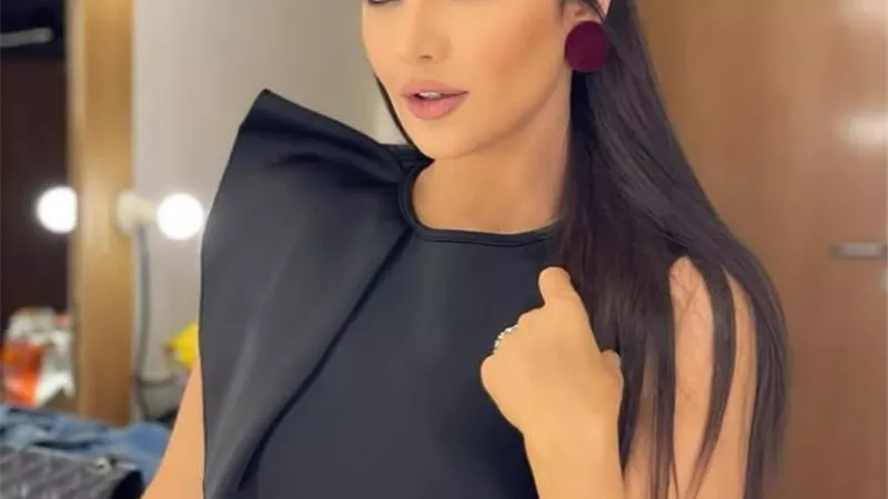 بفستان أسود .. رضوى الشربيني تلفت الأنظار فى أحدث إطلالتها