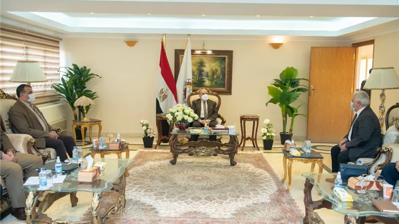 وزير الدولة للإنتاج الحربي يتفقد حلوان للأجهزة المعدنية