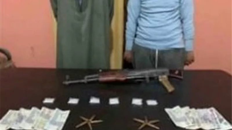 القبض على مسجلين خطر تعديا على سائق بالرصاص لسرقة سيارته