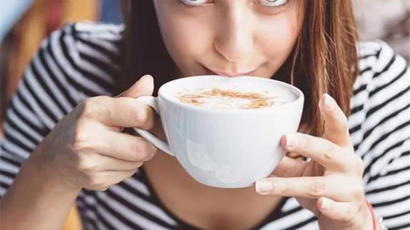 5 مشروبات تعمل على تحسين أداء الدماغ والجهاز العصبي