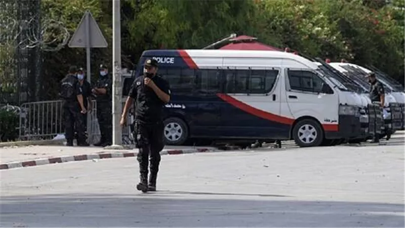 الداخلية التونسية تعلن وضع شخصين قيد الإقامة الجبرية