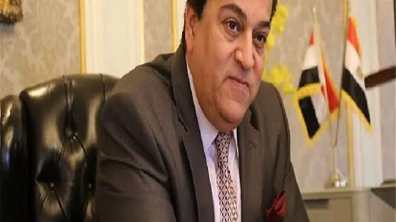 أكثر انتشارًا بسرعة 5 أضعاف.. خالد عبد الغفار يحذر المواطنين من خطورة أوميكرون