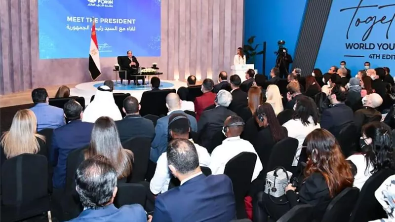الرئيس السيسي: مصر لديها سياسة ثابتة وهي عدم التدخل في شئون الدول