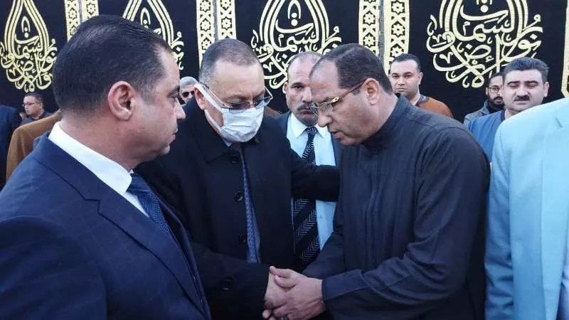 محافظ الشرقية يُؤدي واجب العزاء في وفاة والد النائب خالد مشهور عضو مجلس النواب بقرية السعديين