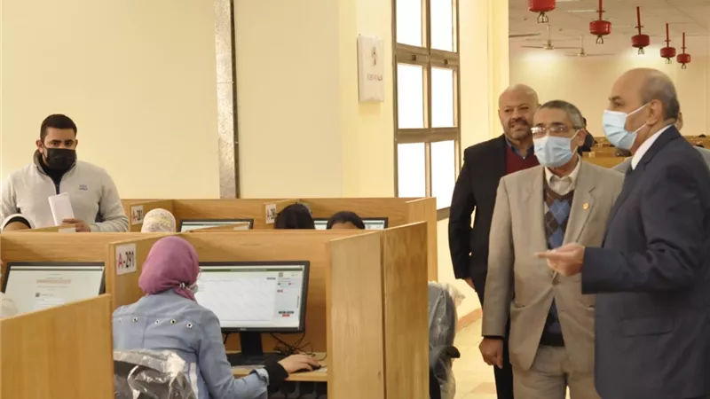 رئيس جامعة المنيا : شهادة التطعيم ضد كورونا شرط دخول لجان الامتحانات