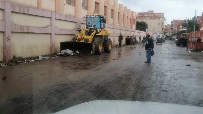 محافظ كفر الشيخ يوجه رؤساء المدن بالتواجد بالشوارع لرفع مياه الأمطار