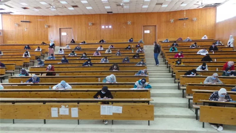 جامعة الأقصر تواصل امتحانات نهاية الفصل الدراسي الأول.. وإجراءات صارمة لمواجهة كورونا