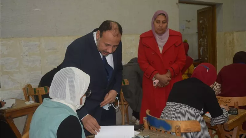 نائب رئيس جامعة الأزهر للوجه القبلي يواصل متابعة سير أعمال إمتحانات الفصل الدراسي الأول بكليات الفرع بأسيوط