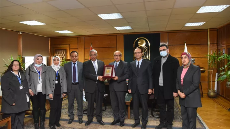 رئيس جامعة أسيوط يستقبل الرئيس التنفيذي لهيئة تمويل العلوم والتكنولوجيا