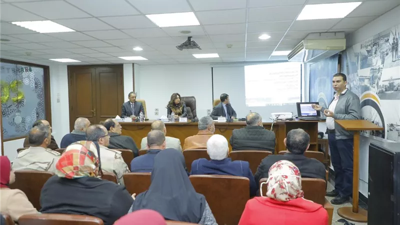 محافظ دمياط ترأس ورشة عمل لتوضيح إجراءات توصيل المرافق على منظومة المحليات