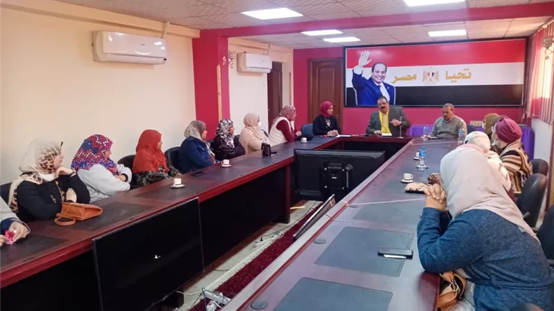 رئيس مدينة سفاجا يبحث تقنين أوضاع دور الحضانات