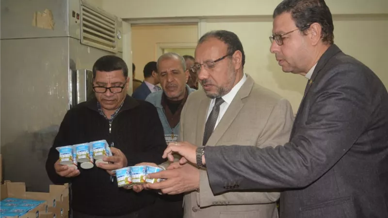 نائب رئيس جامعة الأزهر للوجه القبلي يتفقد المطعم المركزي بالمدينة الجامعية للبنين بأسيوط