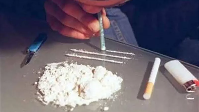 الأجهزة الأمنية تضبط غطاس بحرى بحوزته ١٢٠ جراما هيروين بالغردقة