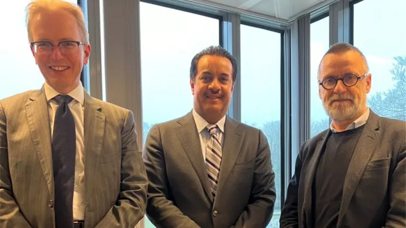 سفير مملكة البحرين لدى بلجيكا يجتمع مع مدير عام شؤون الشرق الأوسط بهيئة العمل الخارجي بالاتحاد الأوروبي