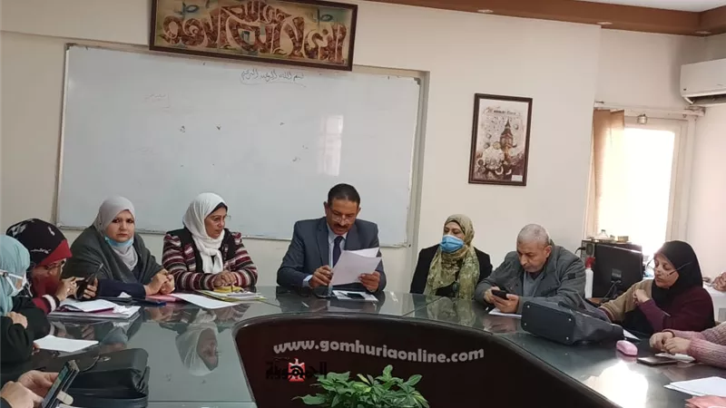 سلومة يجتمع مع موجِّهي المواد بالجيزة