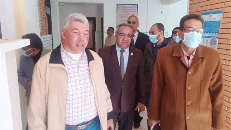 وكيل تعليم البحر الأحمر يتفقد مدارس رأس غارب.. بالصور