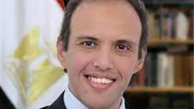عضو بالشيوخ : مقترح إجازة الأب لضمان الرعاية السليمة للطفل والأم