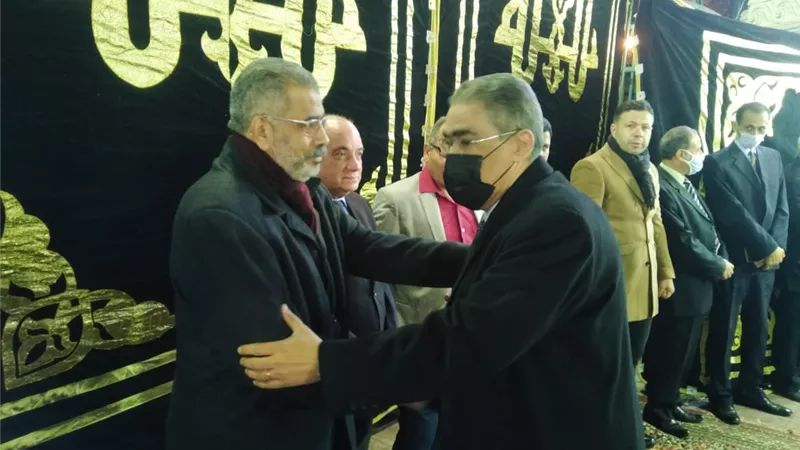 نقيب الصحفيين والاعلاميين يشاركان فى عزاء وائل الابراشى.. صور