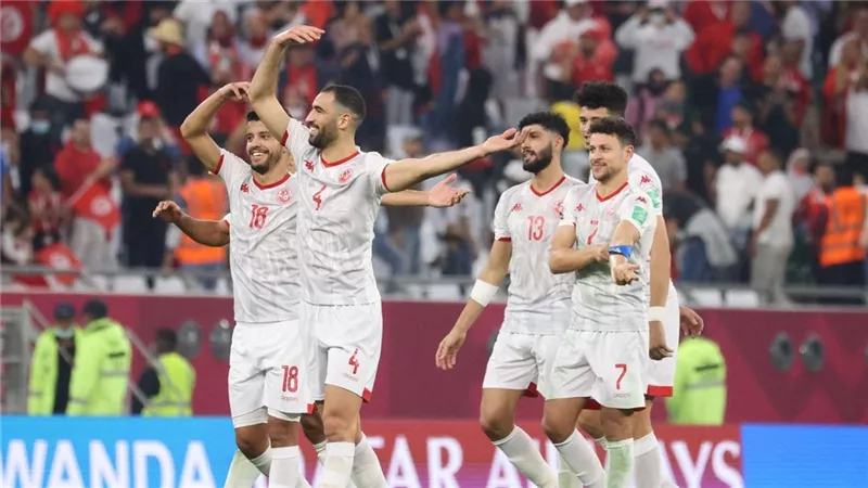 البنزرتى يفجر مفاجأة بشأن إستبعاد فرجانى ساسى من منتخب تونس