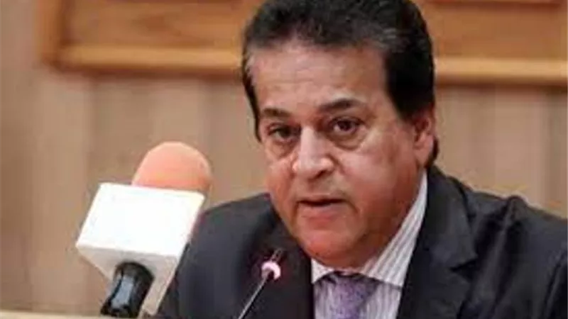 اوميكرون هو السائد فى مصر والجرعة المعززة ضرورة .. آخر مستجدات كورونا