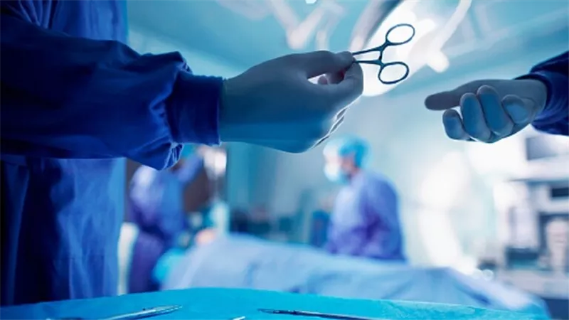 العثور على مقص داخل بطن سيدة بعد 20 عاما من خضوعها لعملية جراحية
