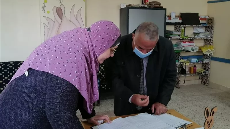 وكيل تعليم دمياط يفاجئ مدرسة مطاوع الإعدادية..صور