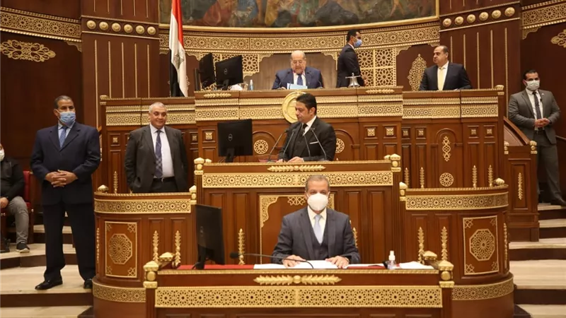 الشيوخ يوافق علي الضوابط الخاصة بساعات العمل والراحة وفقا للقانون الجديد