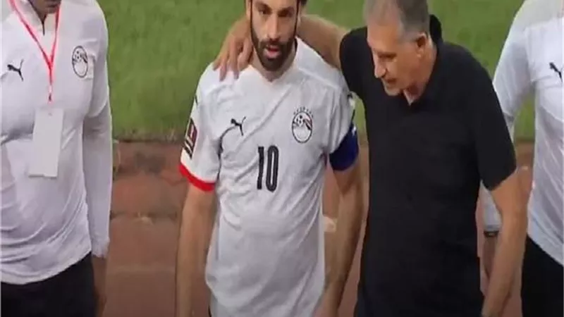 كيروش يفضل صلاح على حساب رونالدو في اختيارات أفضل لاعب بالعالم
