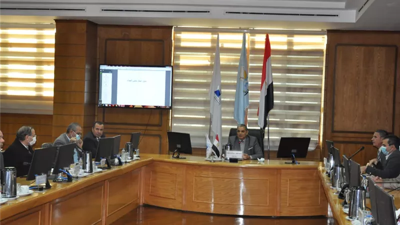 مجلس عمداء جامعة كفرالشيخ يؤكد استمرار المشاركة في مبادرة 