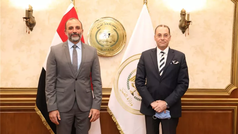 وزارة العدل وشركة اتصالات مصر توقعان برتوكول تعاون