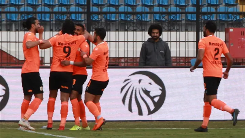 كأس الرابطة.. فاركو يتقدم بالهدف الأول فى شباك الزمالك
