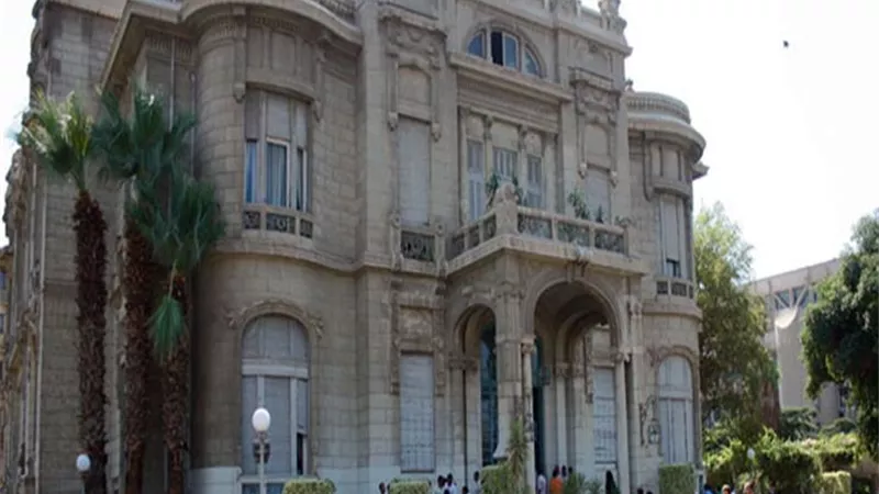 إجازة بالتبادل للعاملين بجامعة عين شمس اعتبارا من الغد لمواجهة كورونا