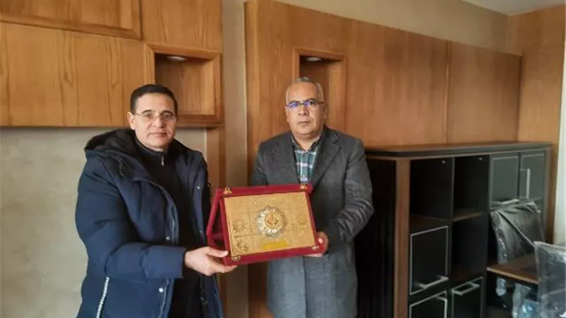 شوقى مختار خلال تكريم لجمهورية اونلاين: اقتصادنا قوى .. وندعم مؤسسات الدولة لزيادة النمو والانتاج