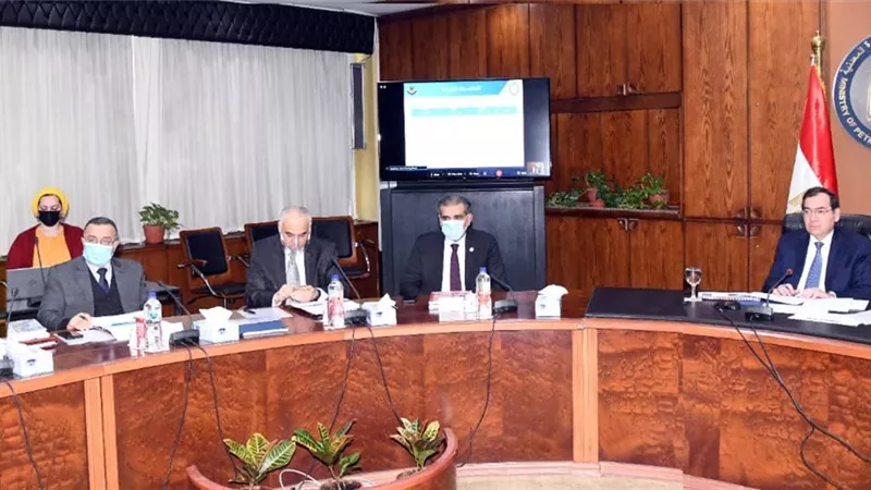 الملا : شبكة خطوط البترول تمثل الشرايين الحيوية لتحقيق أهداف الدولة التنموية