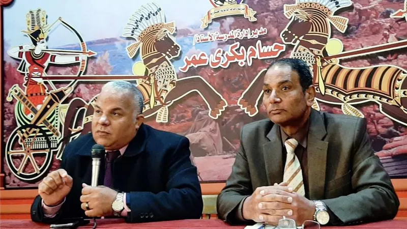 وكيل تعليم دمياط يطالب طلاب الثانوية بإستخدم الإنترنت بطريقة صحيحة