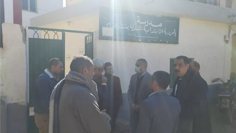 محافظ أسيوط يوجه بمتابعة سير العمل بالقطاعات الخدمية