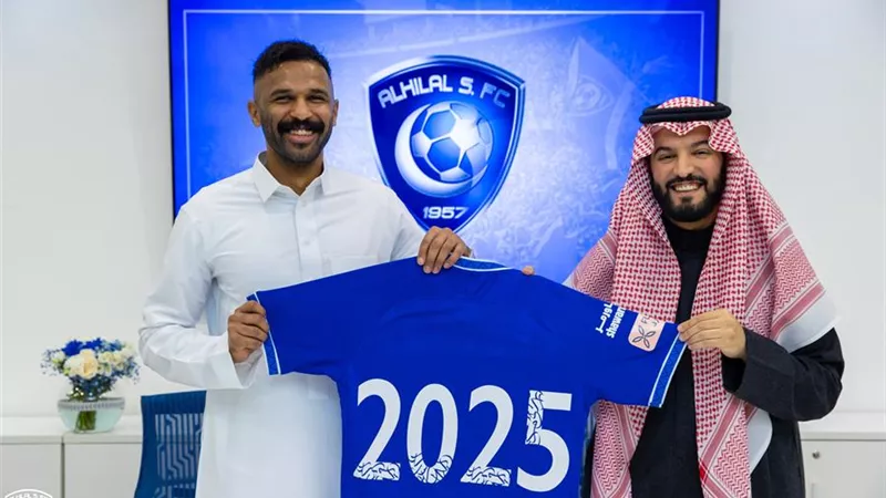 9 ملايين ريال تحسم انتقال حارس الأهلي إلى الهلال السعودي