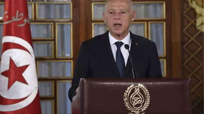 قيس سعيد يوقع قرارًا بتنقيح القانون الأساسى المتعلق بالمجلس الأعلى للقضاء