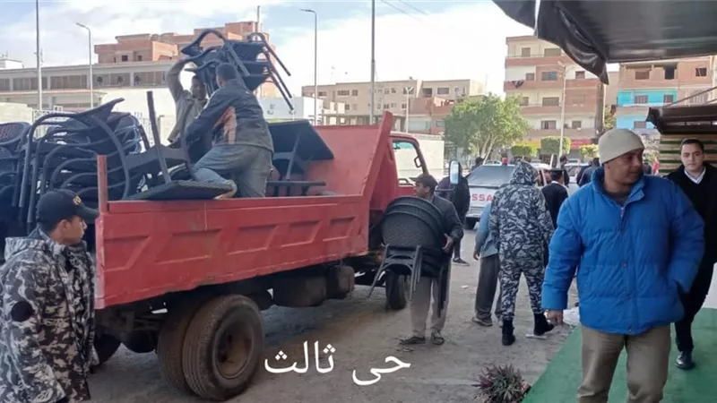 تشميع ١٢ محل تجارى في حى ثالث الإسماعيلية..صور