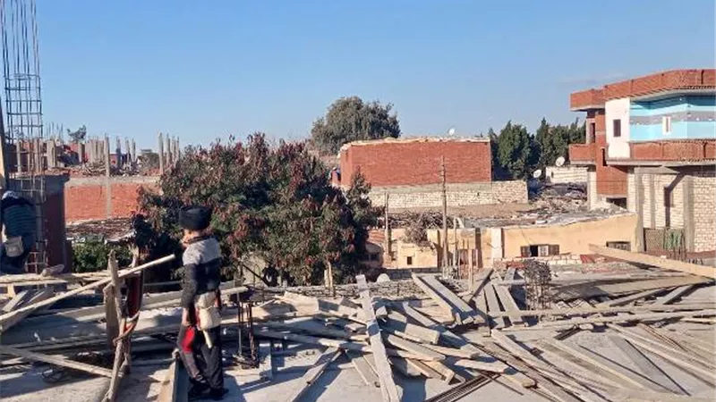 حملات مكبرة لإيقاف أعمال البناء المخالف بنطاق أحياء الإسكندر يه