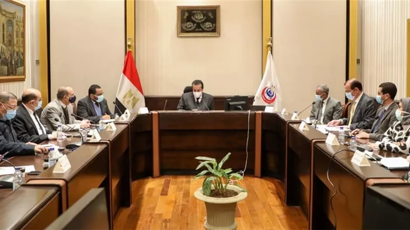 عبدالغفار يناشد المواطنين بضرورة تلقي لقاحات كورونا للحماية من الإصابات الشديدة