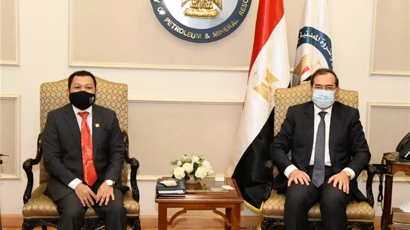 مباحثات مصرية ماليزية في مجال البترول والغاز