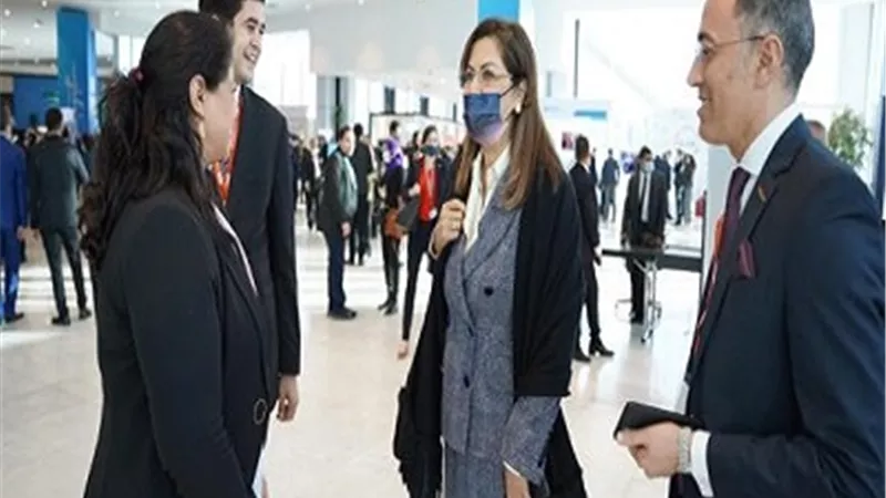 وزيرة التخطيط تبحث مع رواد 2030 تنفيذ توصيات الرئيس في منتدى الشباب