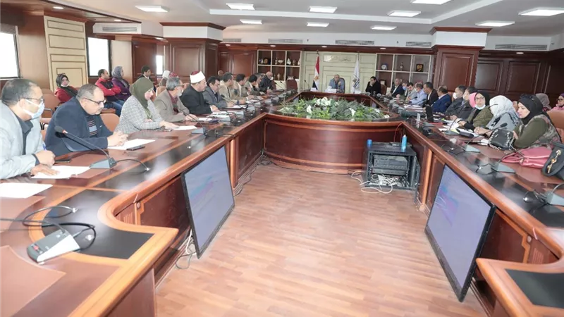 محافظ بني سويف يطالب بمؤشرات دقيقة لنسب تنفيذ برامج مواجهة الزيادة السكانية