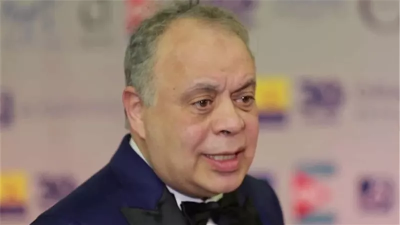 أشرف زكي يتحدث عن أصعب محطة في حياته.. فيديو